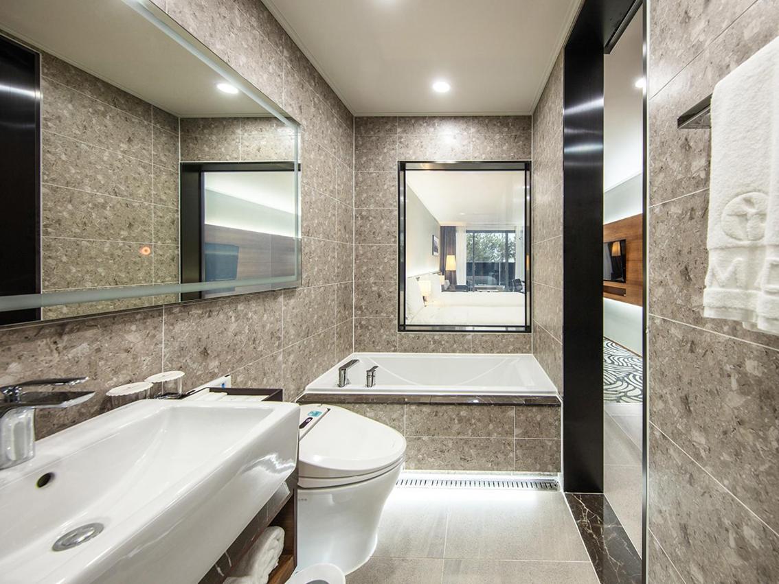 Best Western Plus Gyeongju Exterior photo